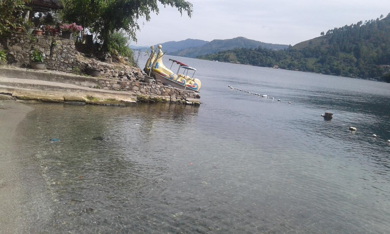 Pandu Lakeside Hotel Парапат Екстериор снимка