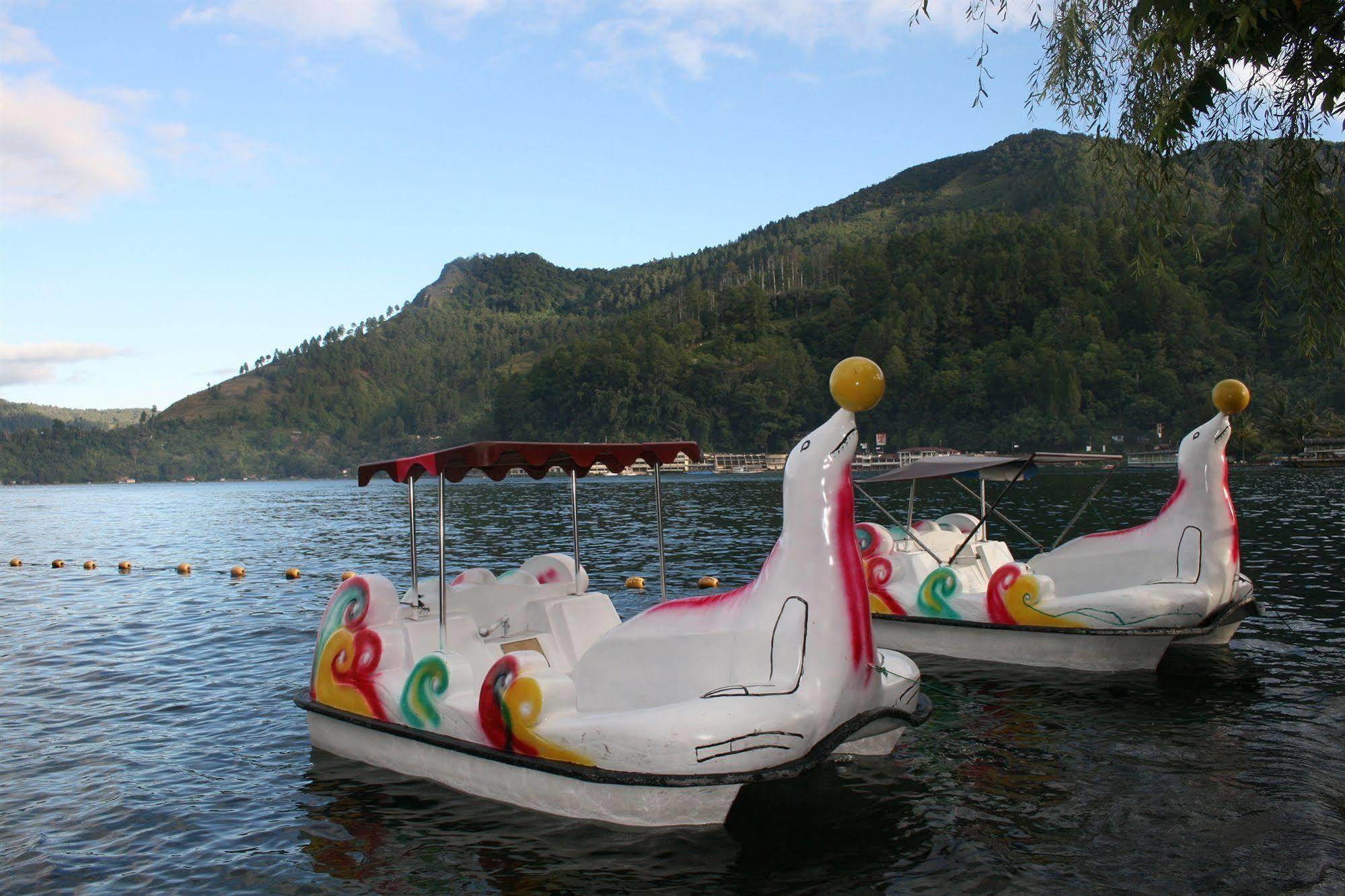 Pandu Lakeside Hotel Парапат Екстериор снимка