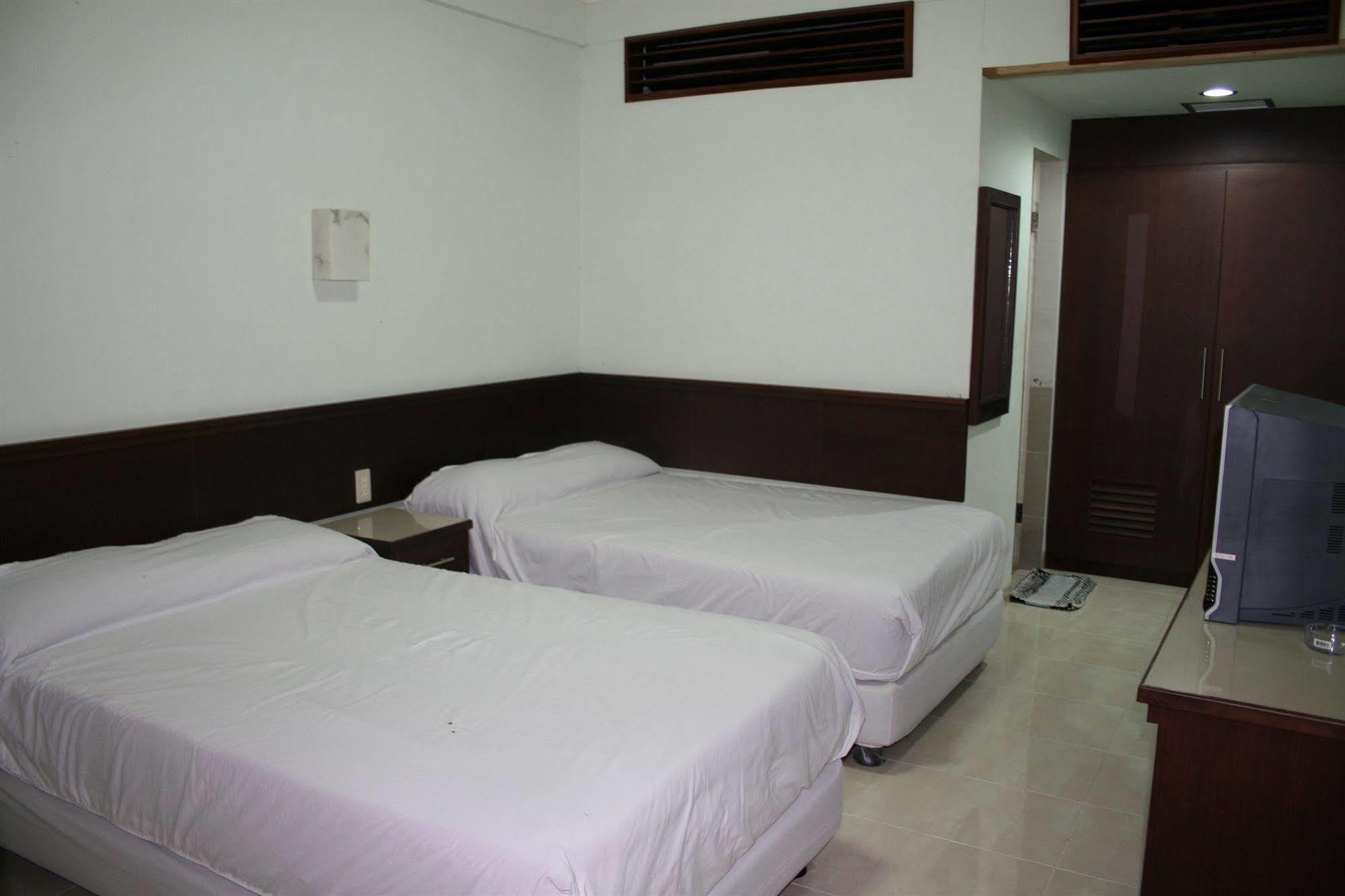 Pandu Lakeside Hotel Парапат Екстериор снимка