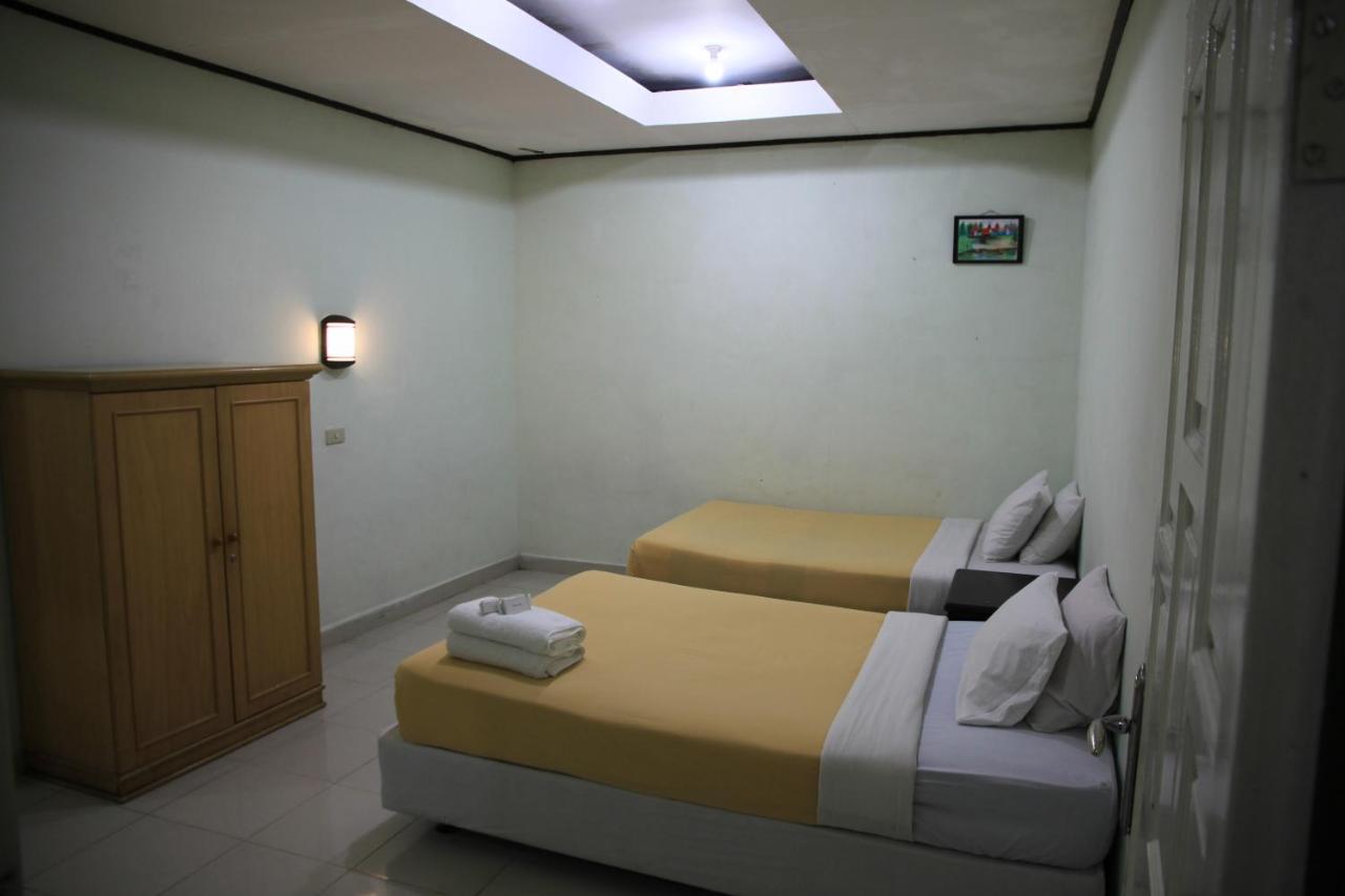 Pandu Lakeside Hotel Парапат Екстериор снимка