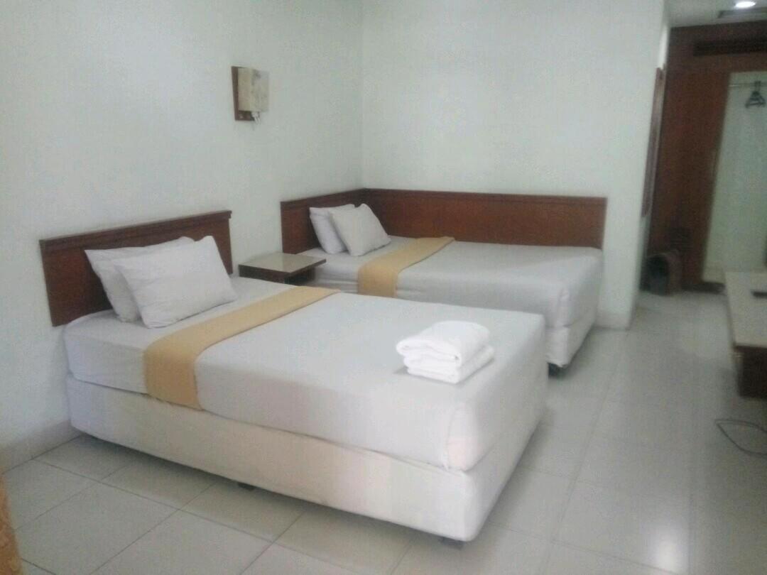 Pandu Lakeside Hotel Парапат Екстериор снимка