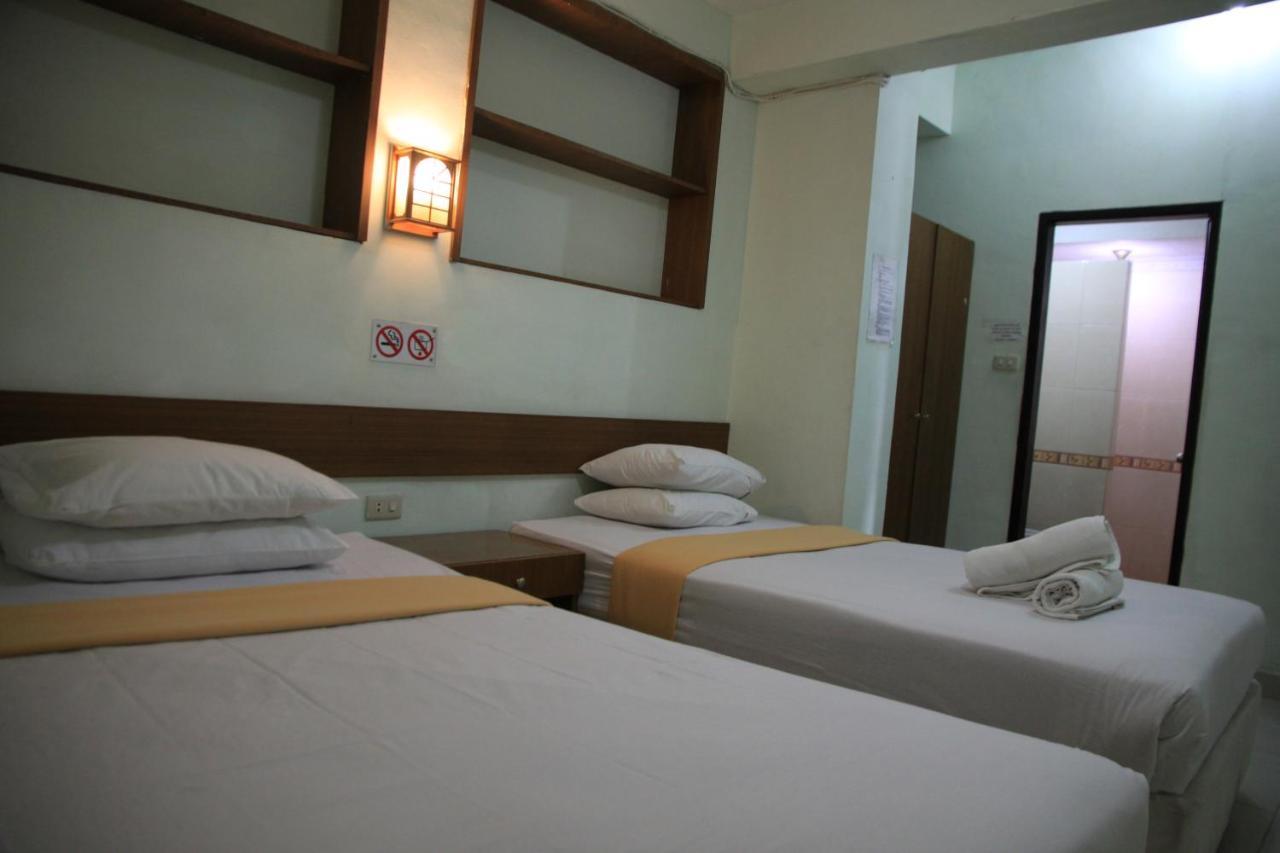Pandu Lakeside Hotel Парапат Екстериор снимка