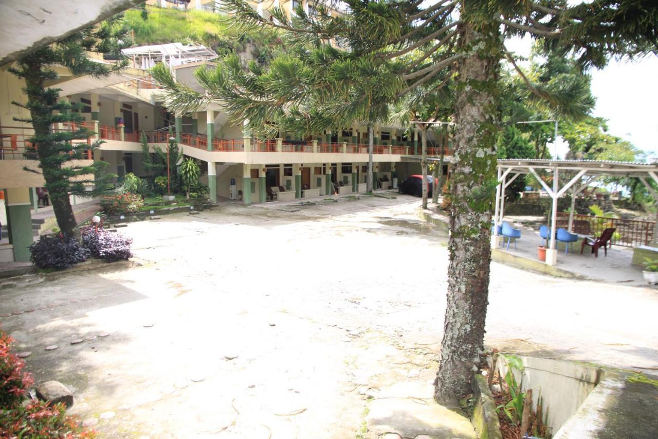 Pandu Lakeside Hotel Парапат Екстериор снимка