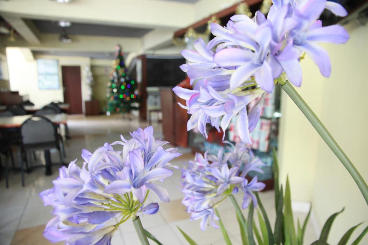 Pandu Lakeside Hotel Парапат Екстериор снимка