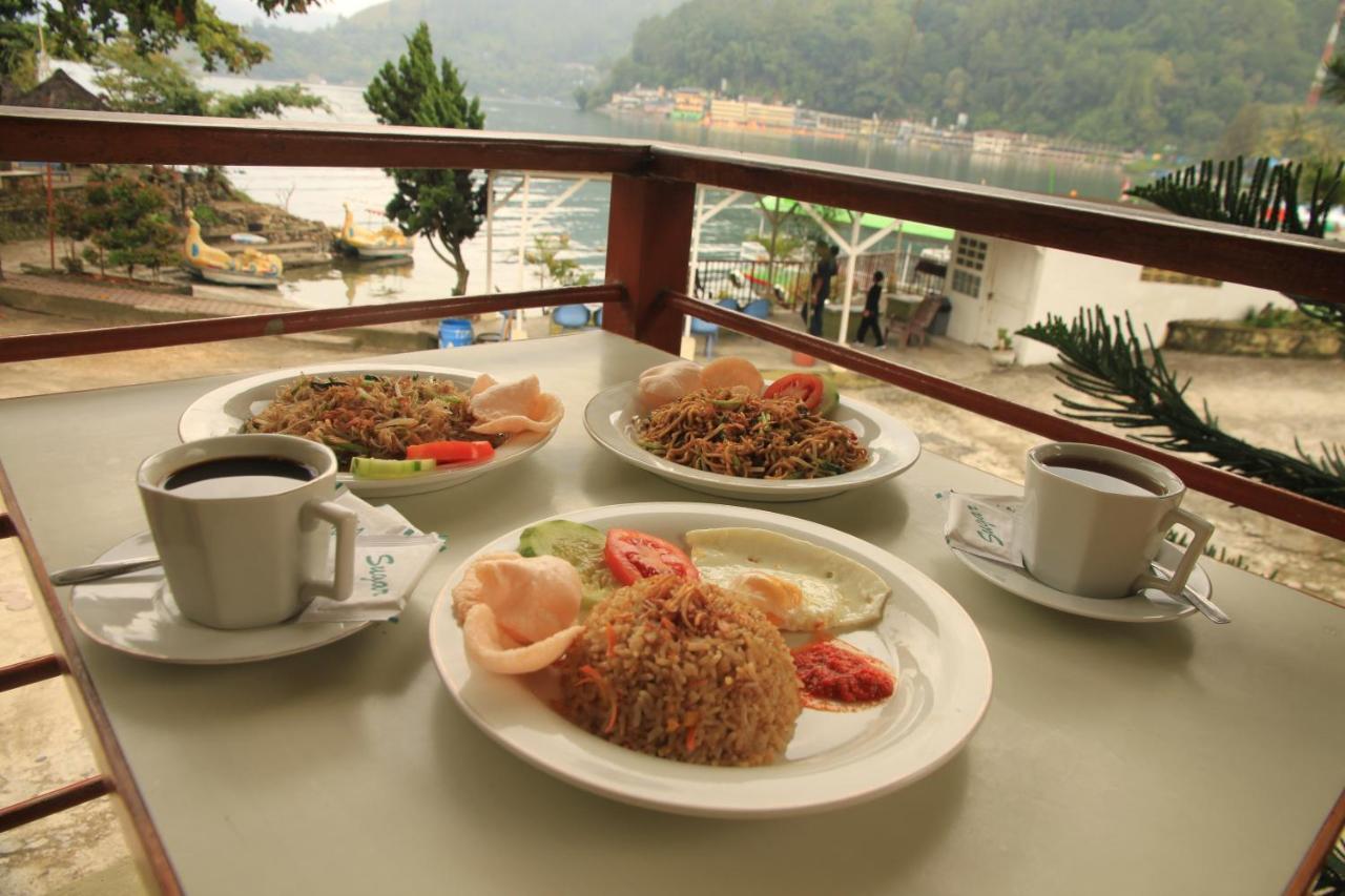 Pandu Lakeside Hotel Парапат Екстериор снимка